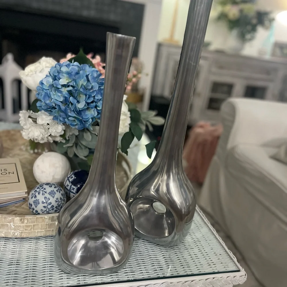 Elegant Silver Vases  set Z galleries modern Aluminum
